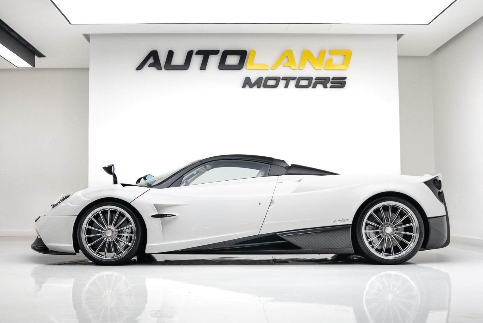 2018 PAGANI HUAYRA ROADSTER | 1 of 100 | UNIQUE PEARL WHITE COLOR